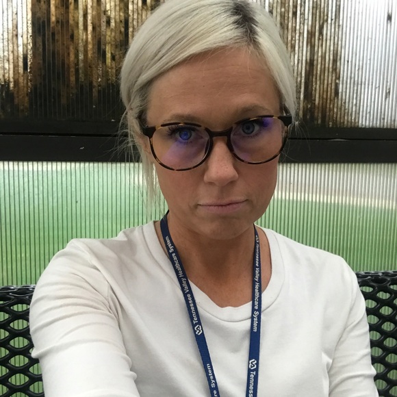 Meet your Posher, Miranda - Picture 4 of 7